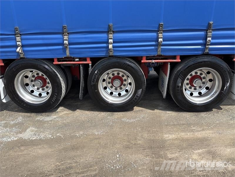 MaxiTrans 13.4 m Tri/A Step Deck Curtain Side Trailer مقطورات بغطاء جانبي