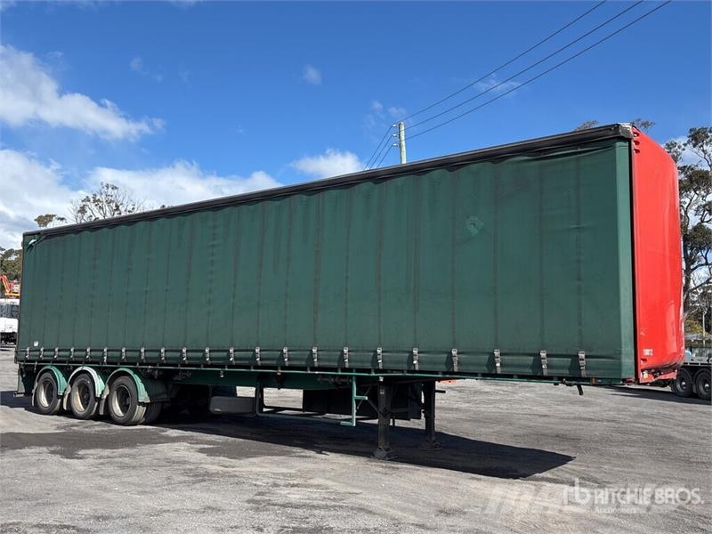 MaxiTrans 13.4 m Tri/A Curtain Side Trailer Ponyvás pótkocsik