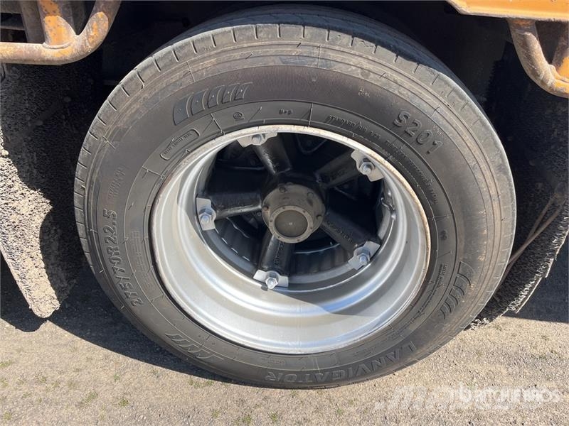 MaxiTrans 13.4 m Tri/A Step Deck Trailer Remorque surbaissée