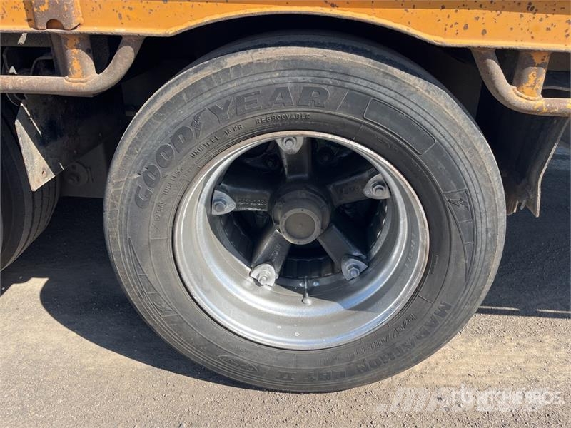 MaxiTrans 13.4 m Tri/A Step Deck Trailer Remorque surbaissée
