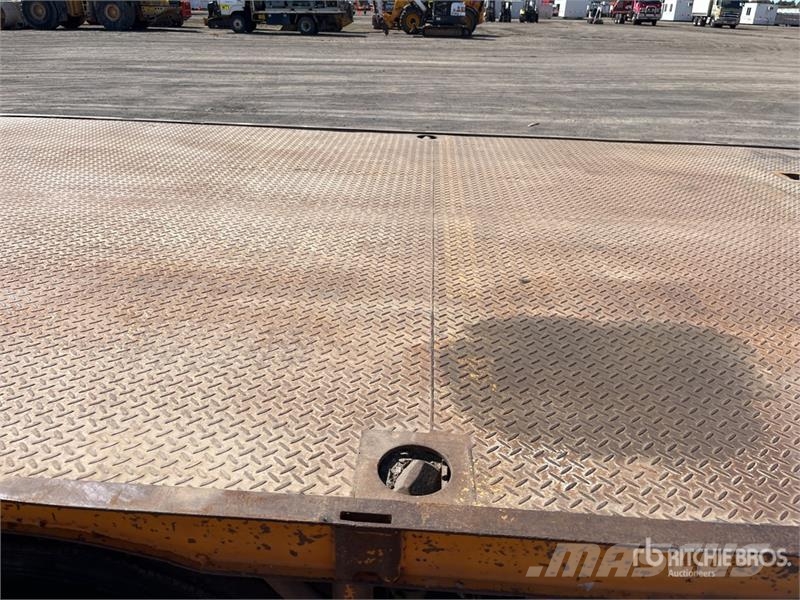 MaxiTrans 13.4 m Tri/A Step Deck Trailer Remorque surbaissée