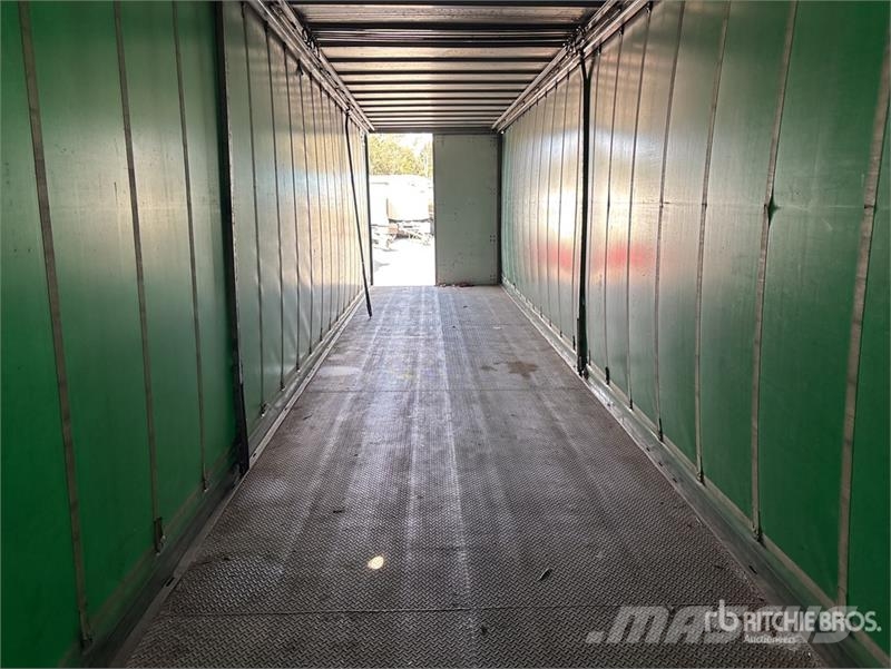 MaxiTrans 13.4 m Tri/A Curtain Side Trailer Ponyvás pótkocsik