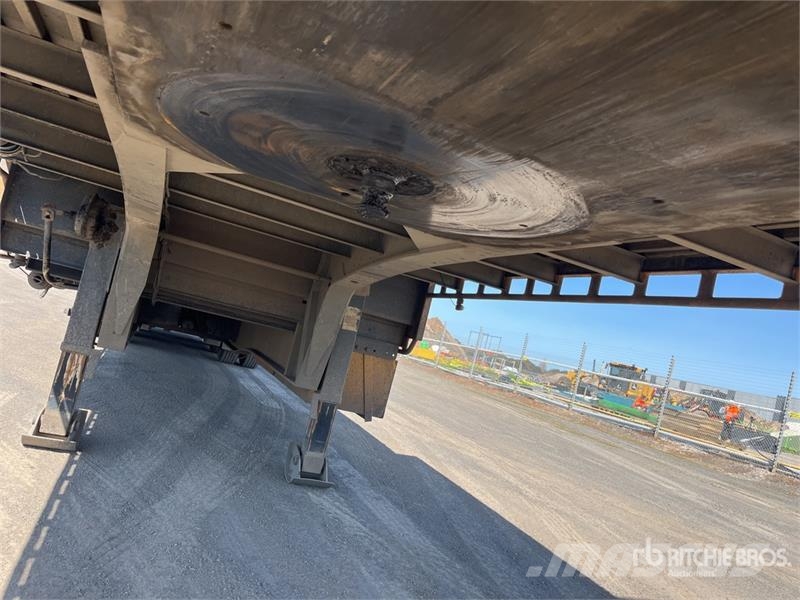 MaxiTrans 13.4 m Tri/A Step Deck Trailer Remorque surbaissée