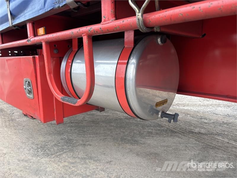 MaxiTrans 13.4 m Tri/A Step Deck Curtain Side Trailer Caja de lona