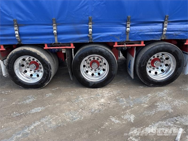 MaxiTrans 13.4 m Tri/A Step Deck Curtain Side Trailer 侧帘拖车