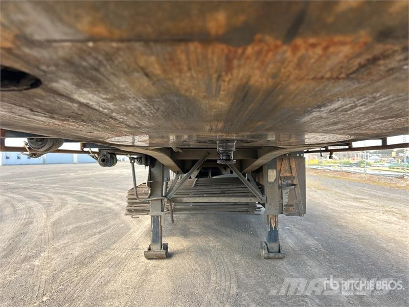 MaxiTrans 13.4 m Tri/A Flatbed Trailer Lavaperävaunut