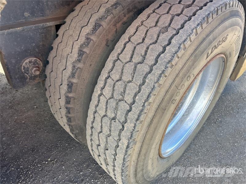 MaxiTrans 13.4 m Tri/A Flatbed Trailer Lavaperävaunut
