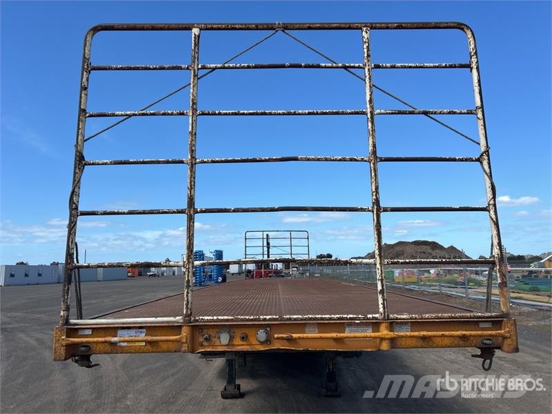 MaxiTrans 13.4 m Tri/A Flatbed Trailer Lavaperävaunut
