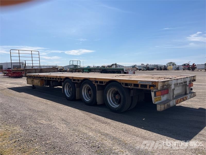 MaxiTrans 13.4 m Tri/A Step Deck Trailer Remorque surbaissée