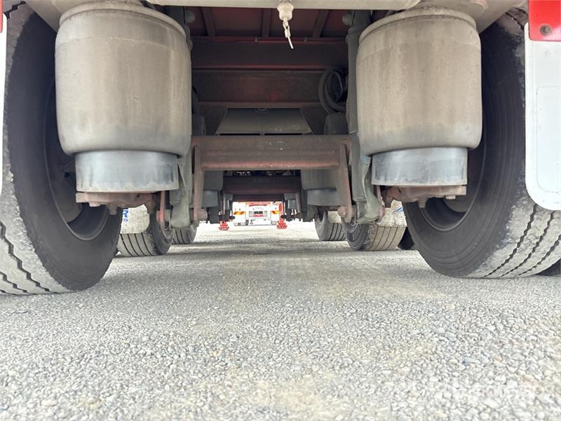 MaxiTrans 13.4 m Tri/A Step Deck Curtain Side Trailer Caja de lona