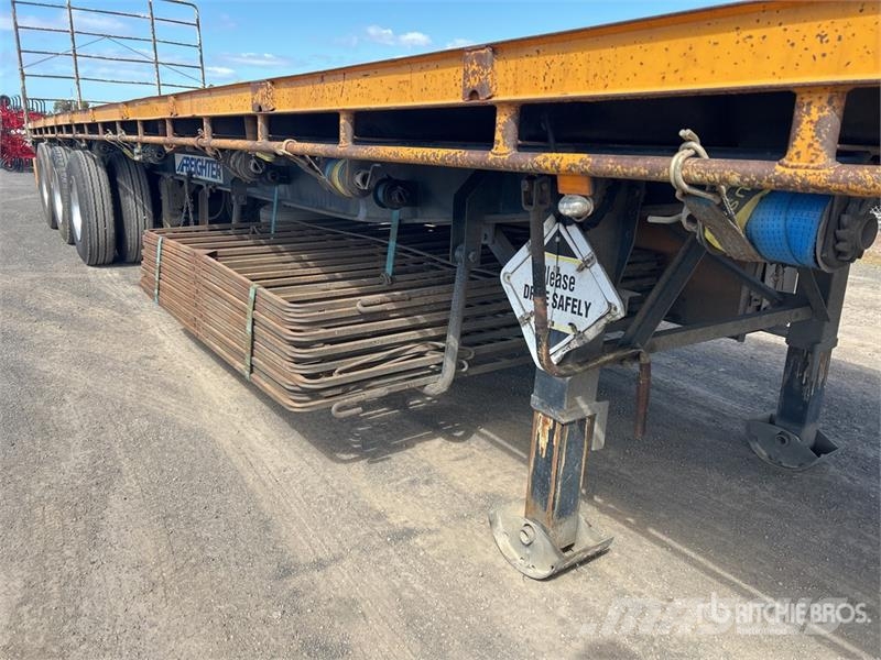 MaxiTrans 13.4 m Tri/A Flatbed Trailer Lavaperävaunut