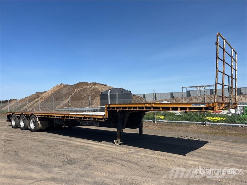 MaxiTrans 13.4 m Tri/A Step Deck Trailer Remorque surbaissée