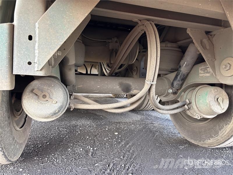 MaxiTrans 13.4 m Tri/A Curtain Side Trailer Ponyvás pótkocsik