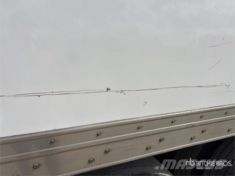 MaxiTrans 13.4 m Tri/A Refrigerated Trailer Hűtős félpótkocsik