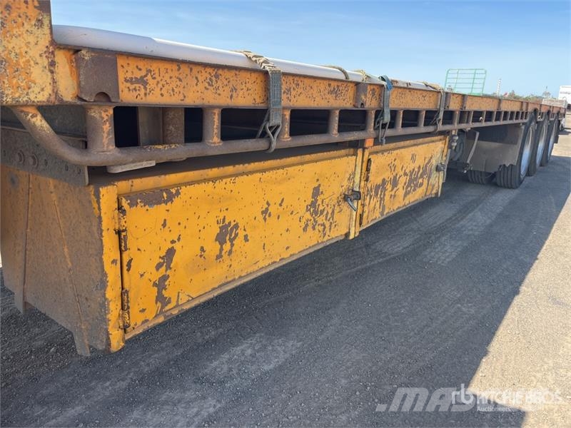 MaxiTrans 13.4 m Tri/A Step Deck Trailer Remorque surbaissée