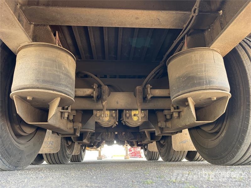 MaxiTrans 13.4 m Tri/A Step Deck Trailer Remorque surbaissée