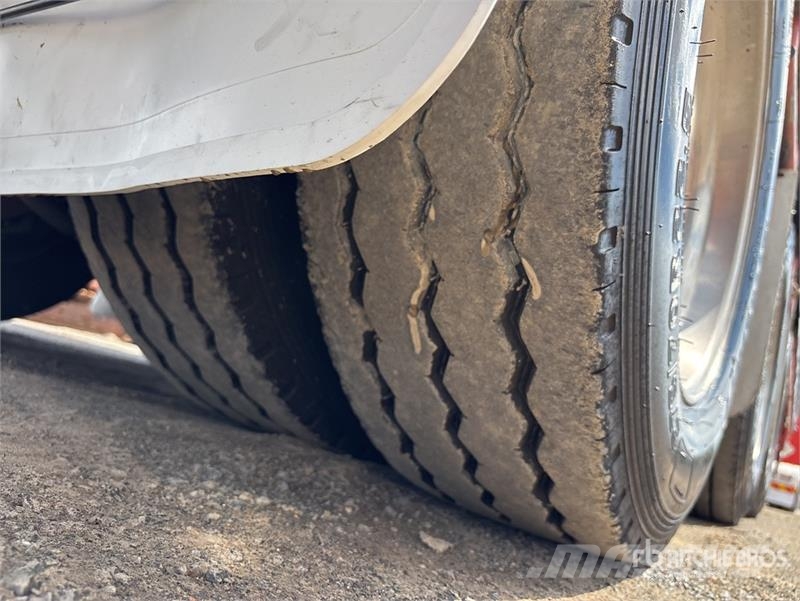 MaxiTrans 13.4 m Tri/A Step Deck Curtain Side Trailer مقطورات بغطاء جانبي