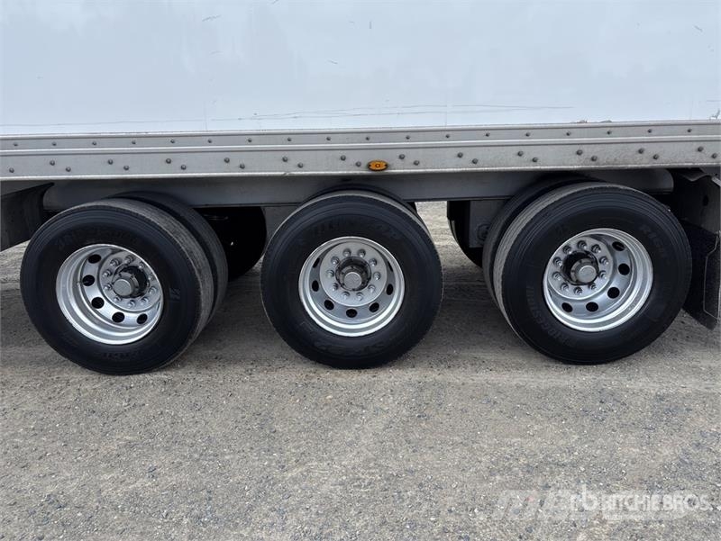 MaxiTrans 13.4 m Tri/A Refrigerated Trailer Hűtős félpótkocsik