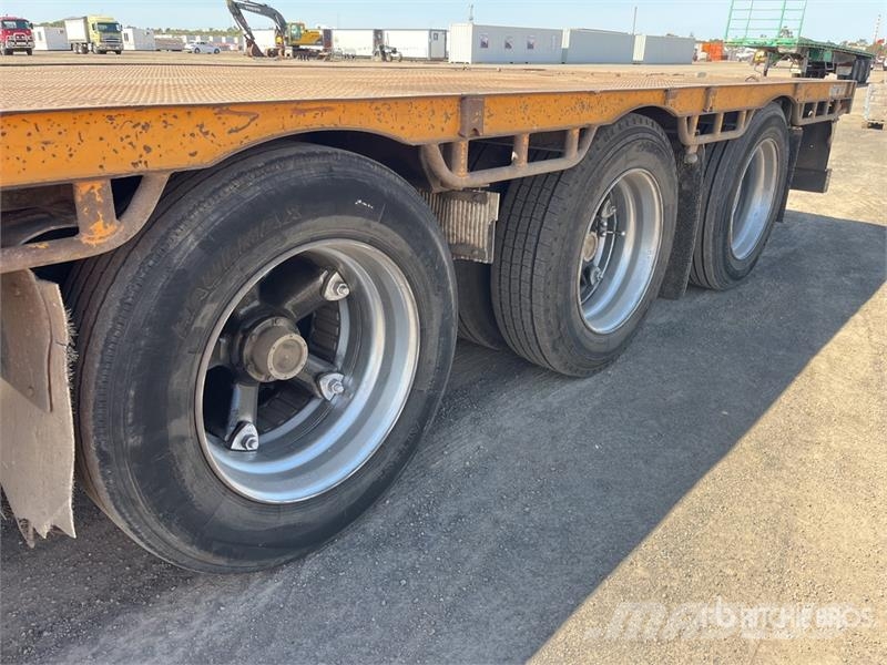 MaxiTrans 13.4 m Tri/A Step Deck Trailer Remorque surbaissée