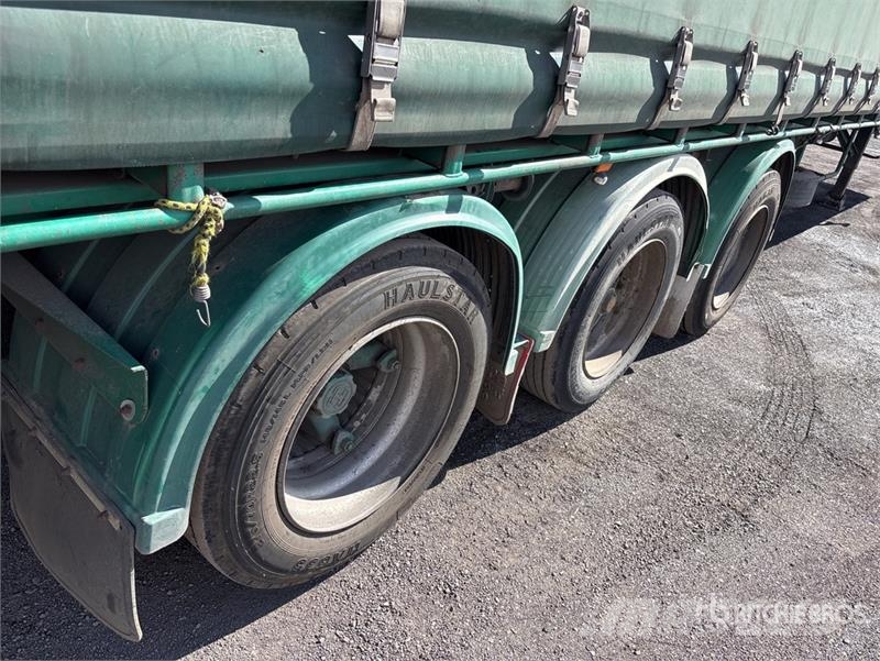 MaxiTrans 13.4 m Tri/A Curtain Side Trailer Ponyvás pótkocsik