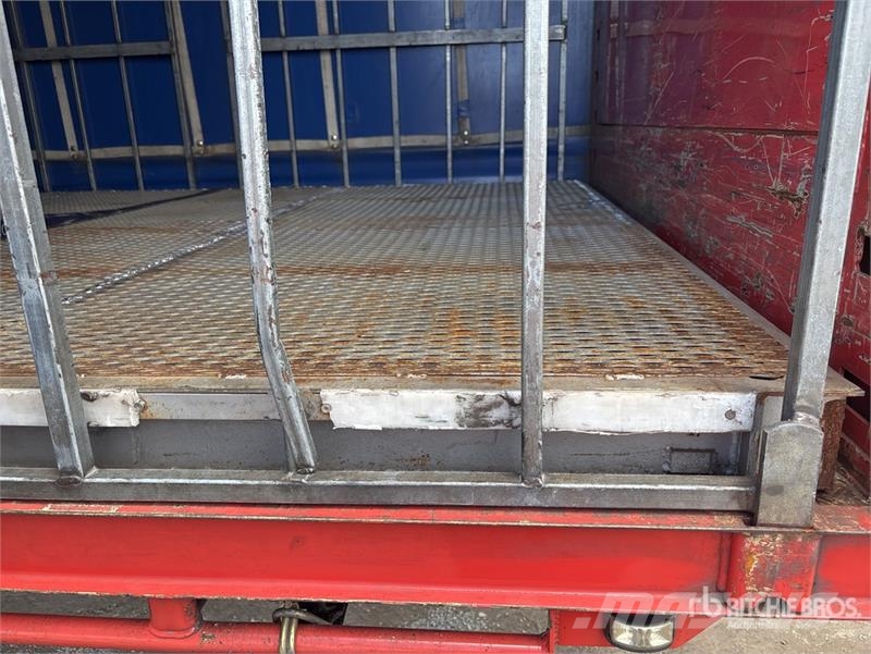 MaxiTrans 13.4 m Tri/A Step Deck Curtain Side Trailer 侧帘拖车