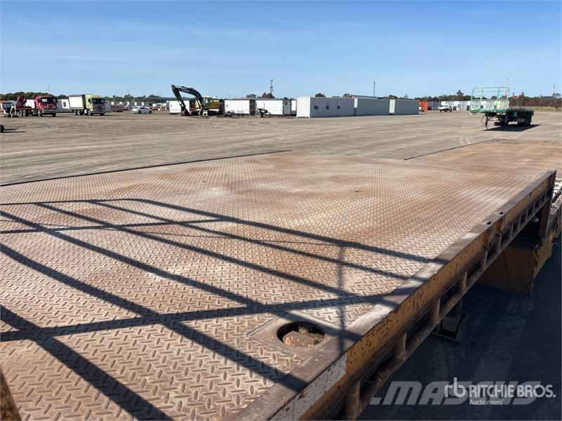 MaxiTrans 13.4 m Tri/A Step Deck Trailer Remorque surbaissée