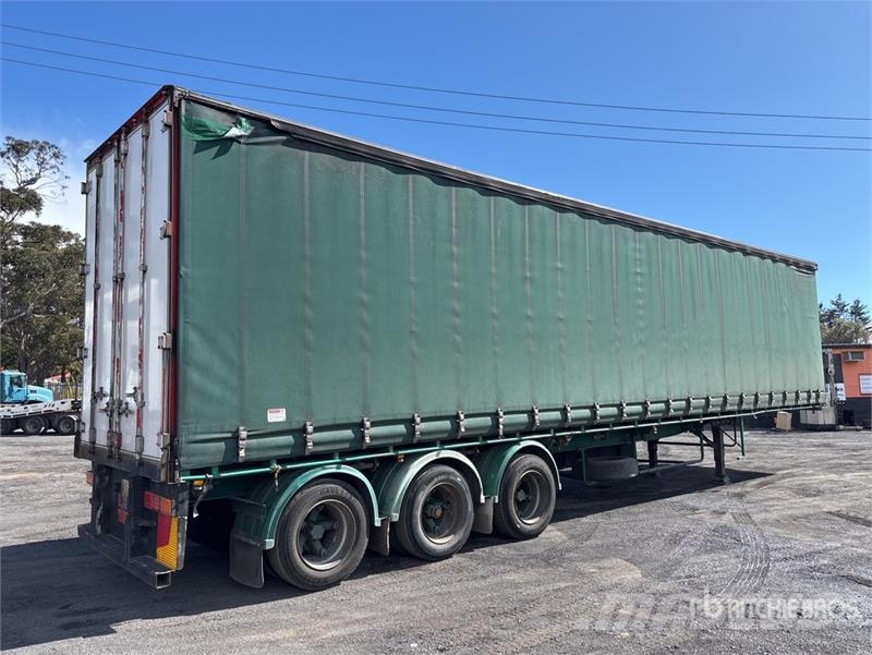MaxiTrans 13.4 m Tri/A Curtain Side Trailer Ponyvás pótkocsik
