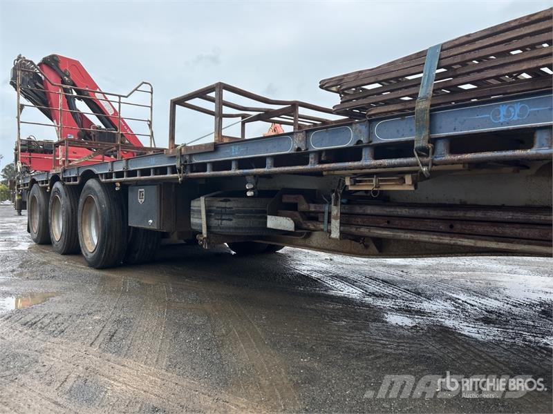 MaxiTrans 13.6 m Tri/A 2015 Knuckle Crane Step Deck Trailer Caricatore basso