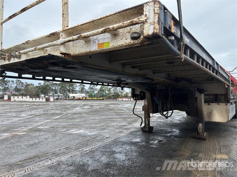 MaxiTrans 13.6 m Tri/A 2015 Knuckle Crane Step Deck Trailer Caricatore basso