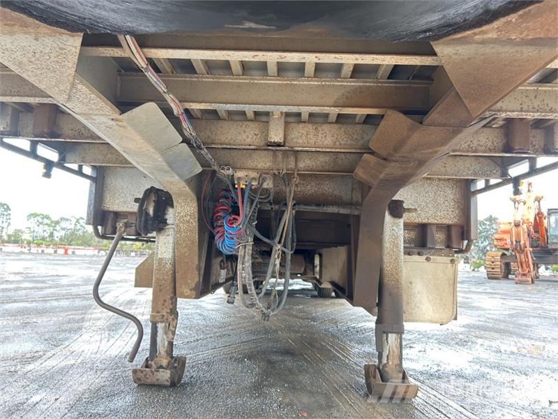 MaxiTrans 13.6 m Tri/A 2015 Knuckle Crane Step Deck Trailer Caricatore basso