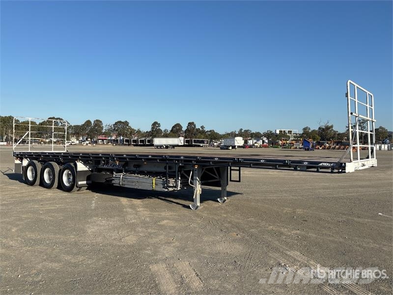 MaxiTrans 13.6 m Tri/A Flatbed Trailer Flatbed/Dropside trailers