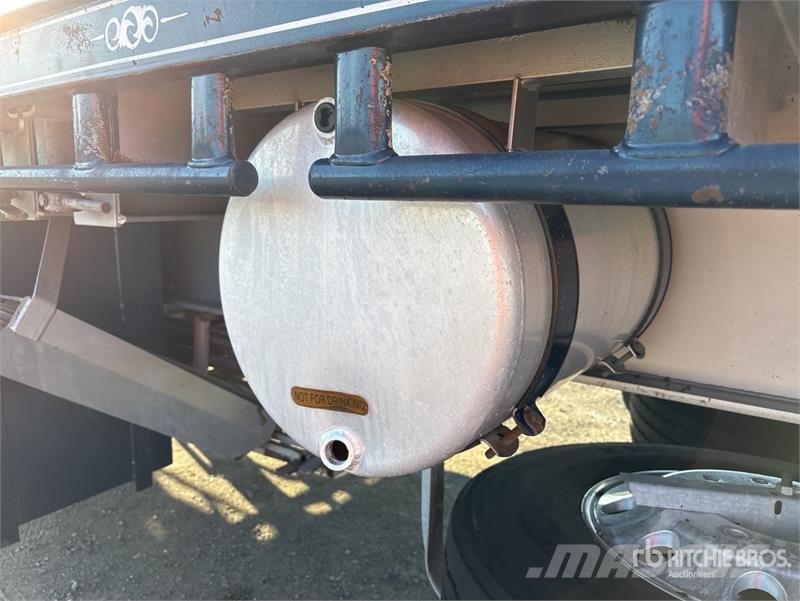 MaxiTrans 13.6 m Tri/A Flatbed Trailer Flatbed/Dropside trailers