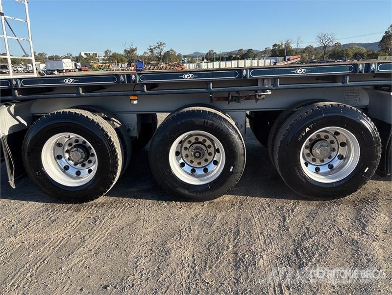 MaxiTrans 13.6 m Tri/A Flatbed Trailer Flatbed/Dropside trailers