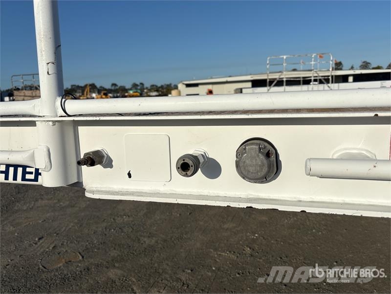 MaxiTrans 13.6 m Tri/A Flatbed Trailer Flatbed/Dropside trailers