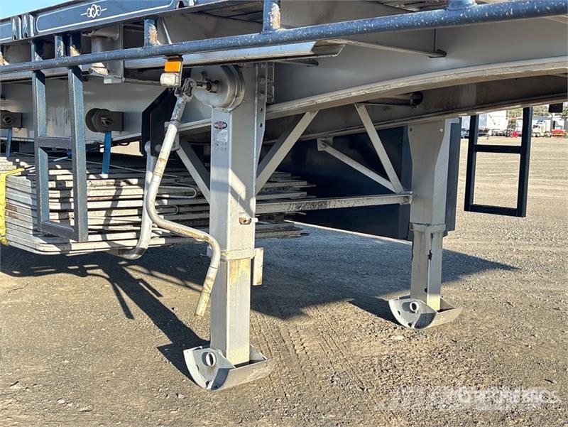MaxiTrans 13.6 m Tri/A Flatbed Trailer Flatbed/Dropside trailers