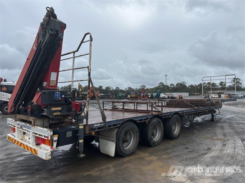 MaxiTrans 13.6 m Tri/A 2015 Knuckle Crane Step Deck Trailer Caricatore basso