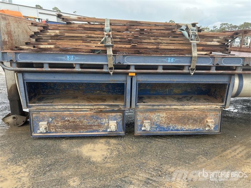 MaxiTrans 13.6 m Tri/A 2015 Knuckle Crane Step Deck Trailer Caricatore basso