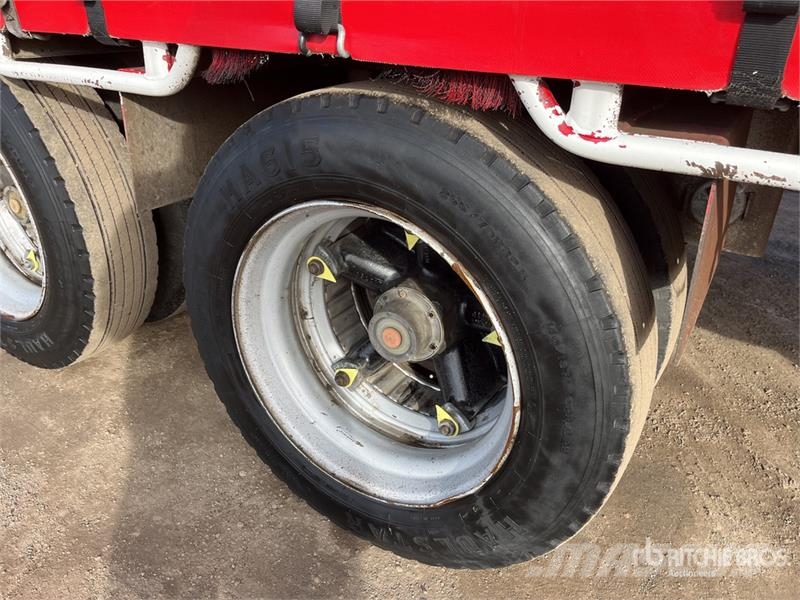 MaxiTrans 13 m Tri/A Step Deck Curtain Side Trailer Ponyvás pótkocsik