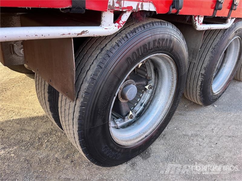 MaxiTrans 13 m Tri/A Step Deck Curtain Side Trailer Ponyvás pótkocsik
