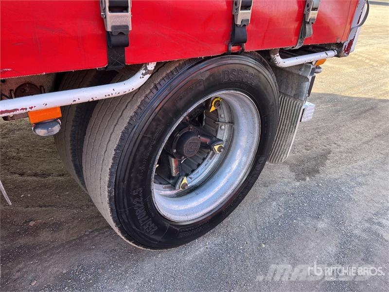 MaxiTrans 13 m Tri/A Step Deck Curtain Side Trailer Ponyvás pótkocsik
