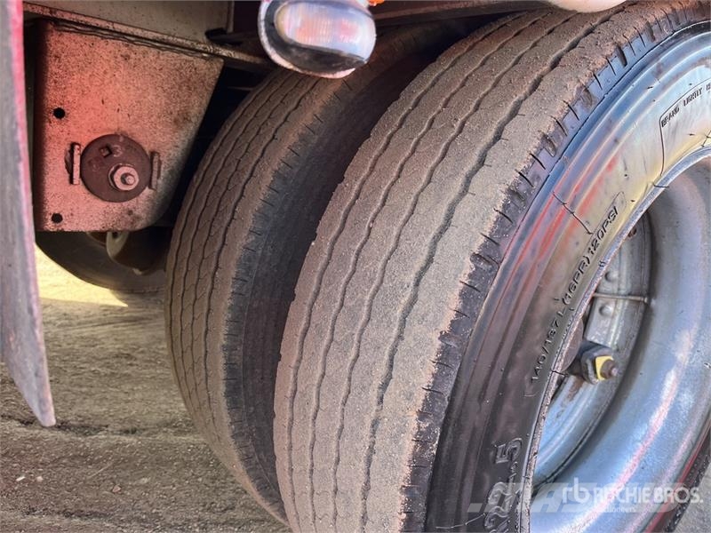 MaxiTrans 13 m Tri/A Step Deck Curtain Side Trailer Ponyvás pótkocsik