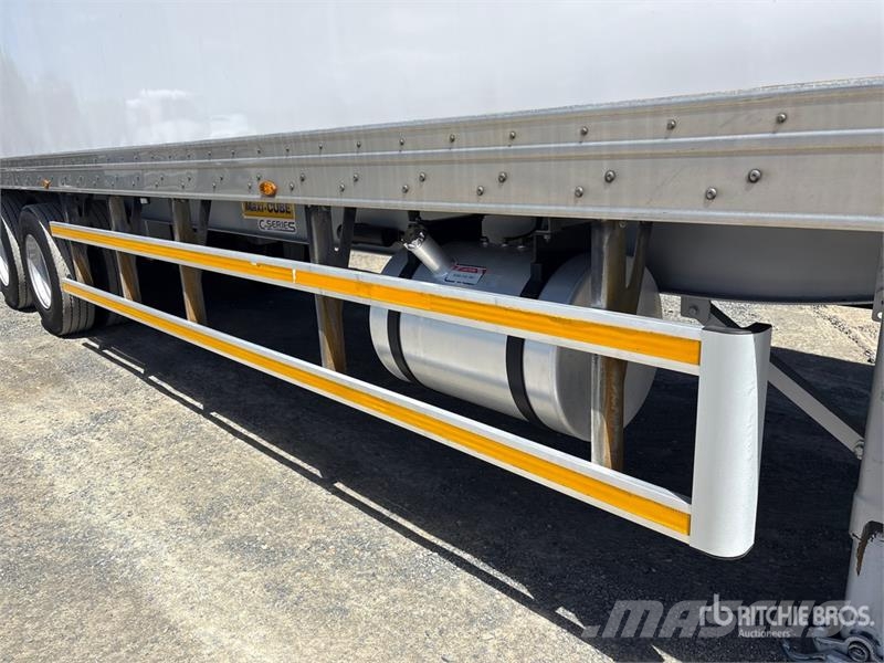 MaxiTrans 14.5 m Tri/A Refrigerated Trailer Temperature controlled semi-trailers