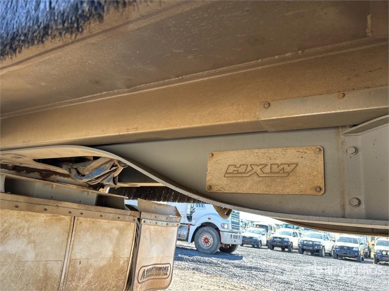 MaxiTrans 5.8 m Super Dog End Dump Trailer Billenő pótkocsik