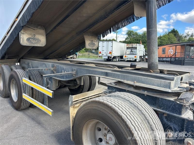 MaxiTrans 5.8 m Super Dog End Dump Trailer Kipper