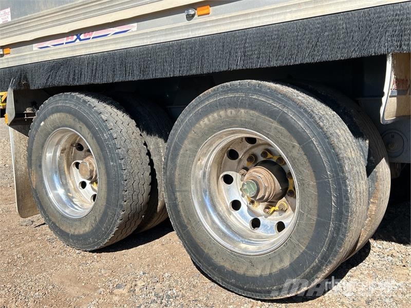 MaxiTrans 5.8 m Super Dog End Dump Trailer Billenő pótkocsik