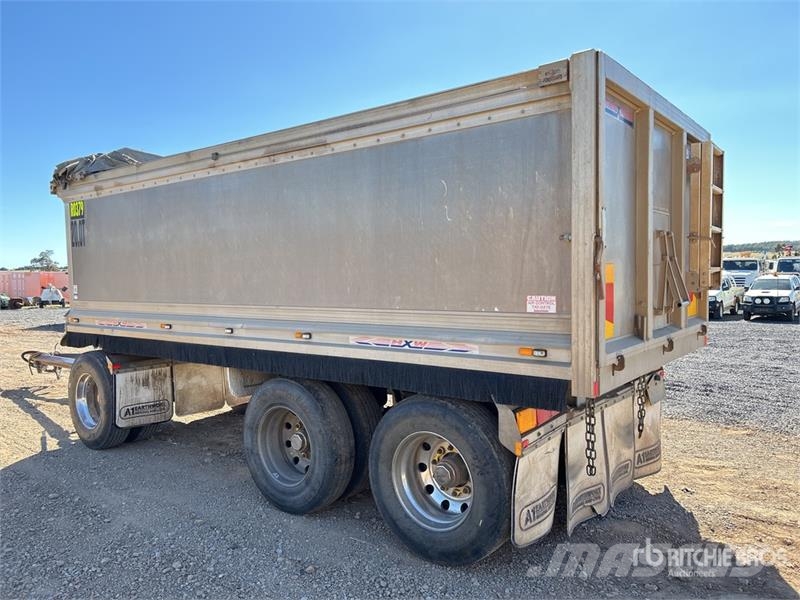 MaxiTrans 5.8 m Super Dog End Dump Trailer Billenő pótkocsik