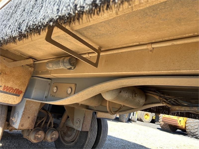 MaxiTrans 5.8 m Super Dog End Dump Trailer Billenő pótkocsik
