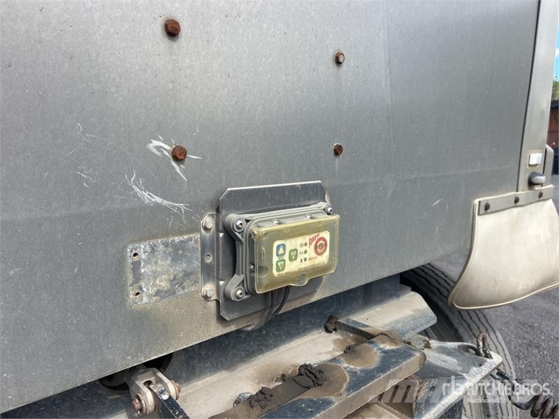 MaxiTrans 5.8 m Super Dog End Dump Trailer Kipper