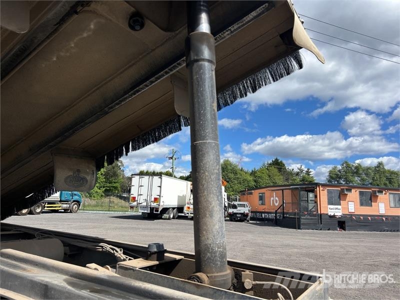 MaxiTrans 5.8 m Super Dog End Dump Trailer Kipper