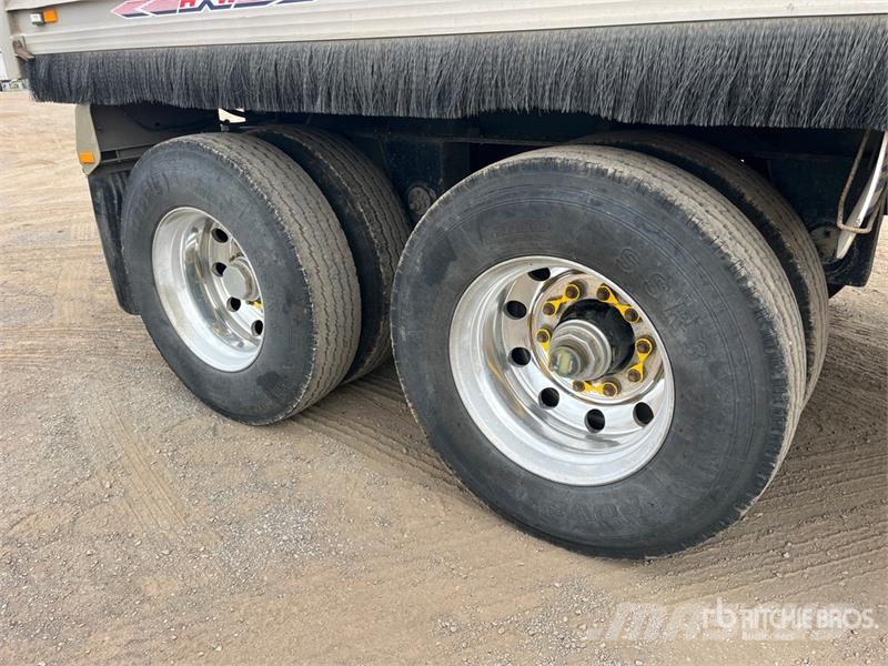 MaxiTrans 5.9 m Super Dog End Dump Trailer Sklápěcí přívěsy